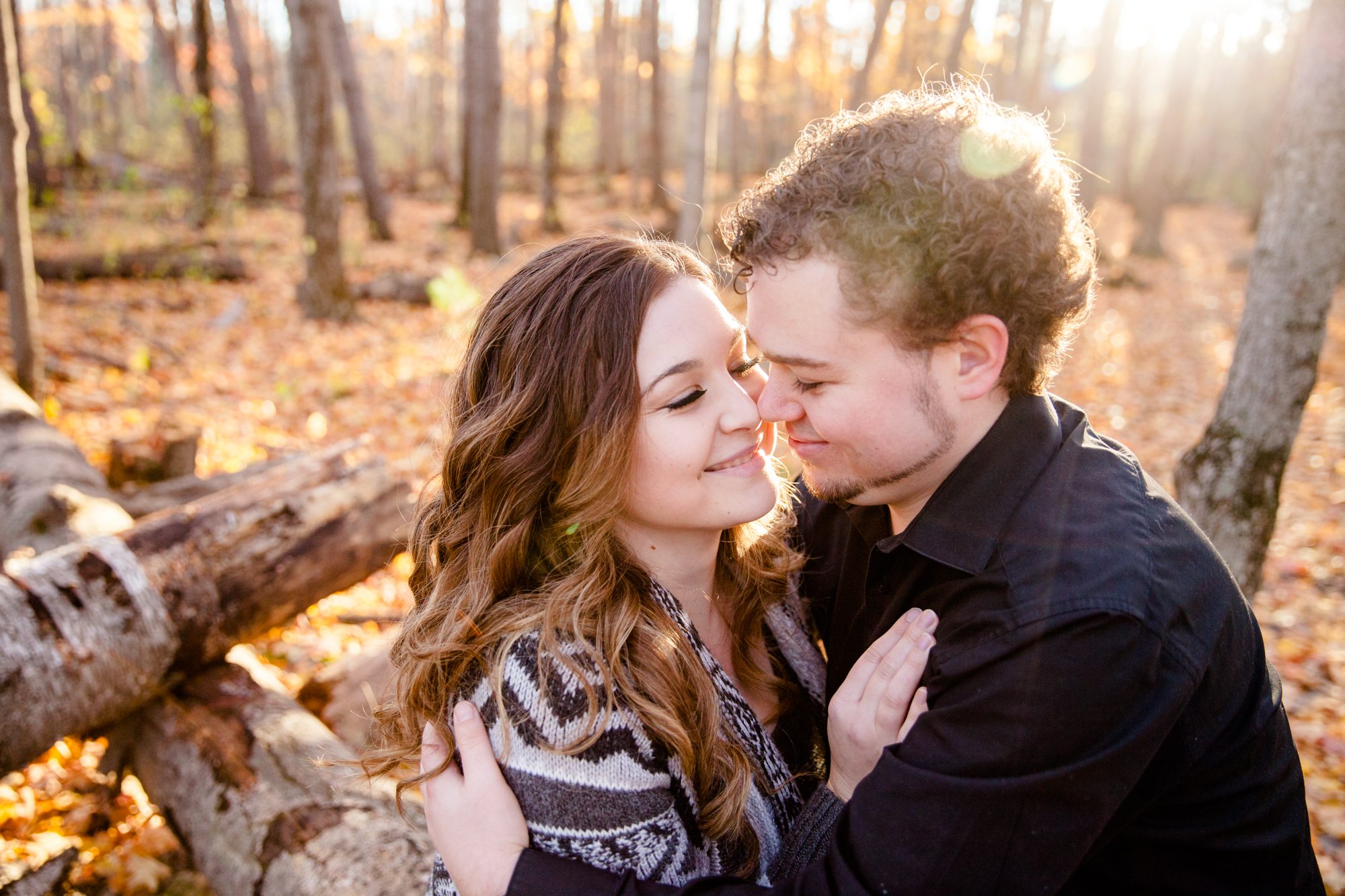 fall engagement session in the woods in Ottawa