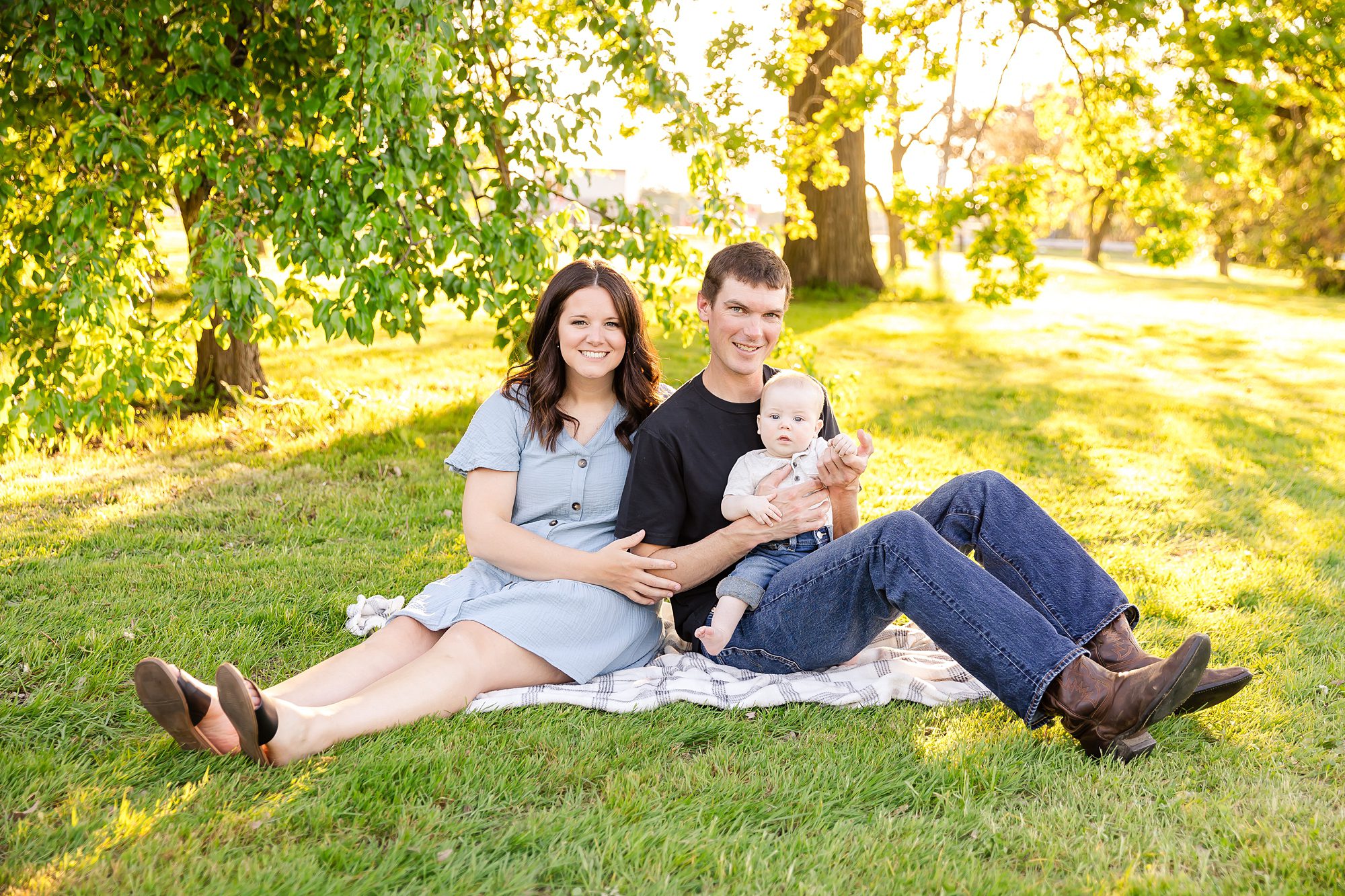 Family photos during spring at the Arboretum in Ottawa, ON